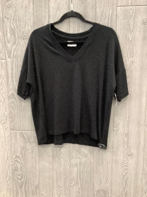 women's stylish topsTop Short Sleeve By Lou And Grey In Black, Size: S