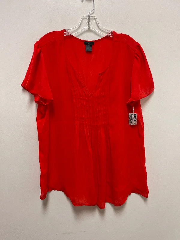 women's tops for fashion-forward individualsTop Short Sleeve By Ann Taylor In Red, Size: Xl