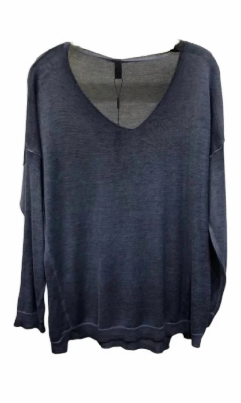 High-Quality Wool SweatersWomen's Light Knit V Neck Long Sleeve Sweater Top In Navy