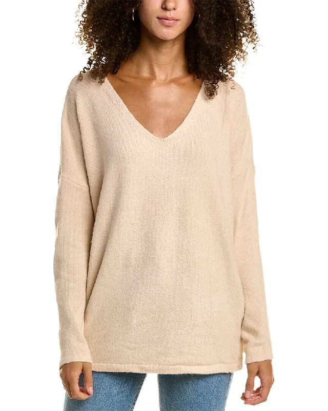 Luxurious Chunky SweatersJoan Vass Dropped-Shoulder Sweater